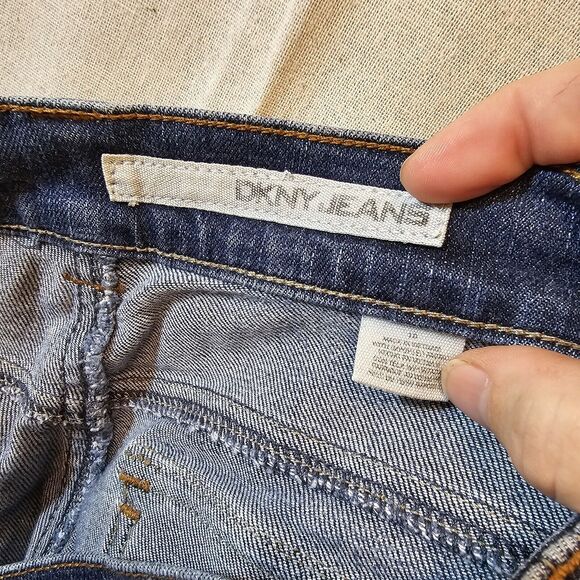DKNY Soho Capri Jeans Large Cuff Women Size 10 Medium Wash Back Tab Pockets - Picture 10 of 15